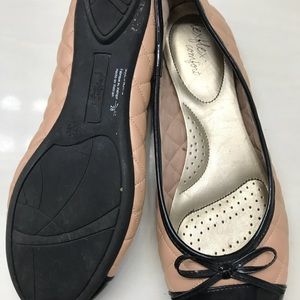 Tan dexflex comefort shoes